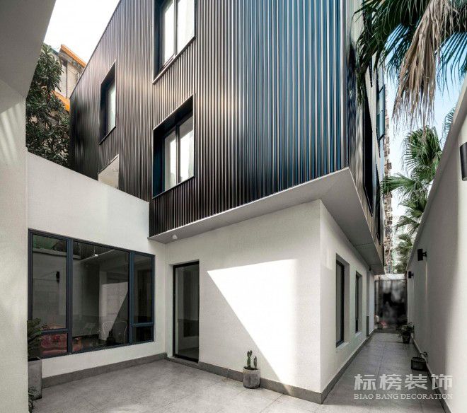深圳南山办公室装修“黑”空间妖精视频网站入口建筑外观设计