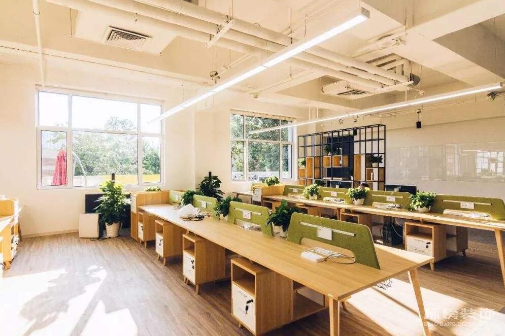 深圳办公室装修完成后如何进行保洁工作？