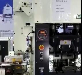 高速夹式妖精视频网站入口冲床压视频
